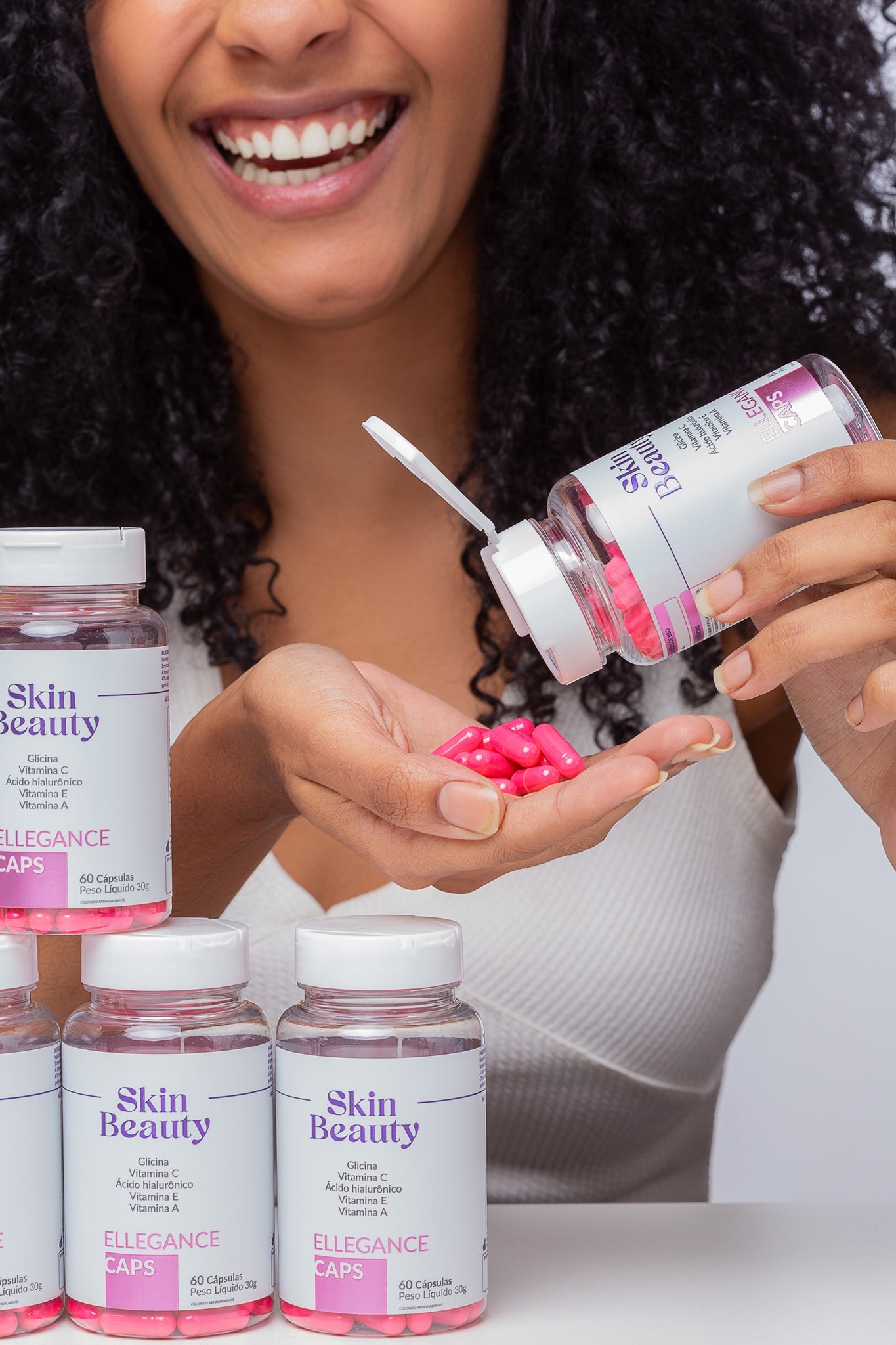 nutricosméticos, cápsulas que te entregam todas as vitaminas para tratar sua pele de dentro para fora. Irá realizar a hidratação profunda, promover a síntese do colágeno, reduzir os radicais livres e promover a renovação celular.
