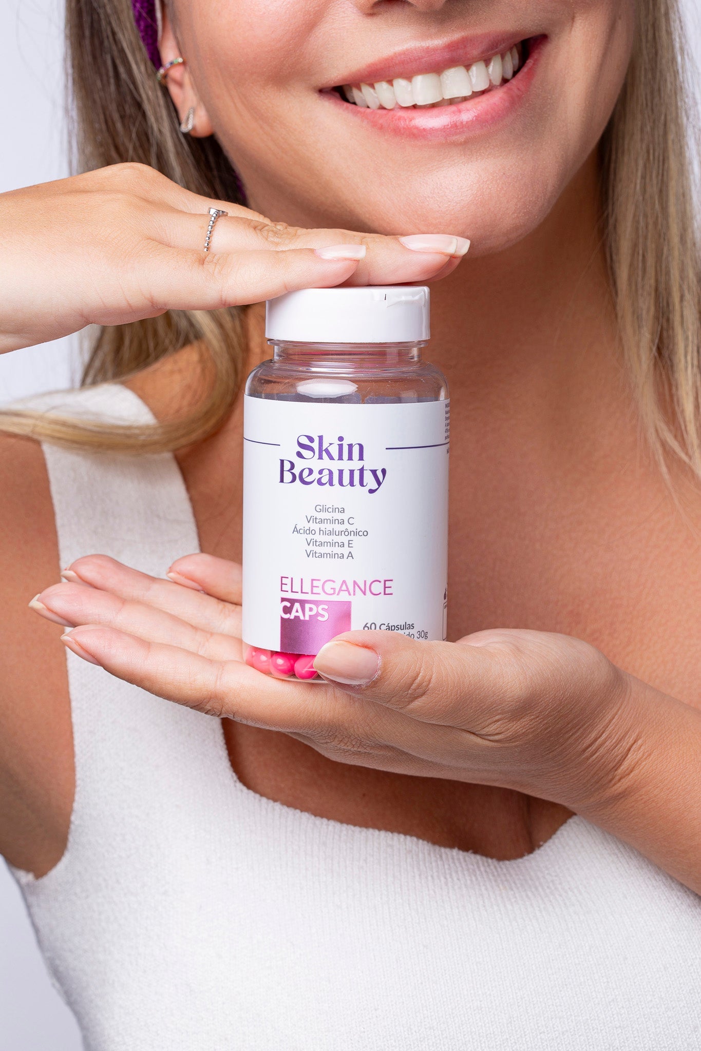 nutricosméticos, cápsulas que te entregam todas as vitaminas para tratar sua pele de dentro para fora. Irá realizar a hidratação profunda, promover a síntese do colágeno, reduzir os radicais livres e promover a renovação celular.